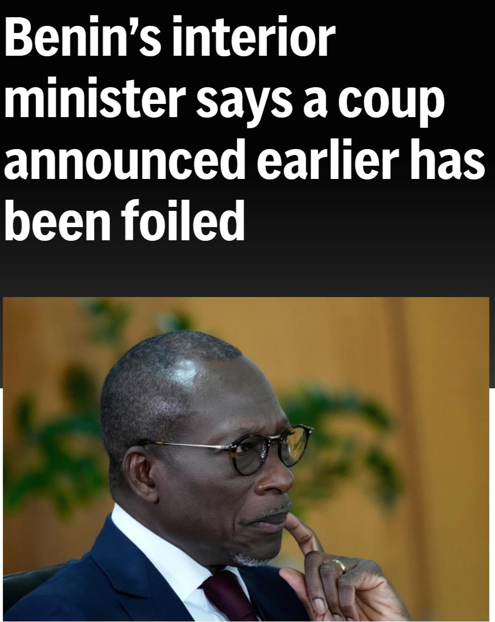 突发快讯：贝宁内政部长在脸书视频中表示，周日发生的政变已被“挫败”。