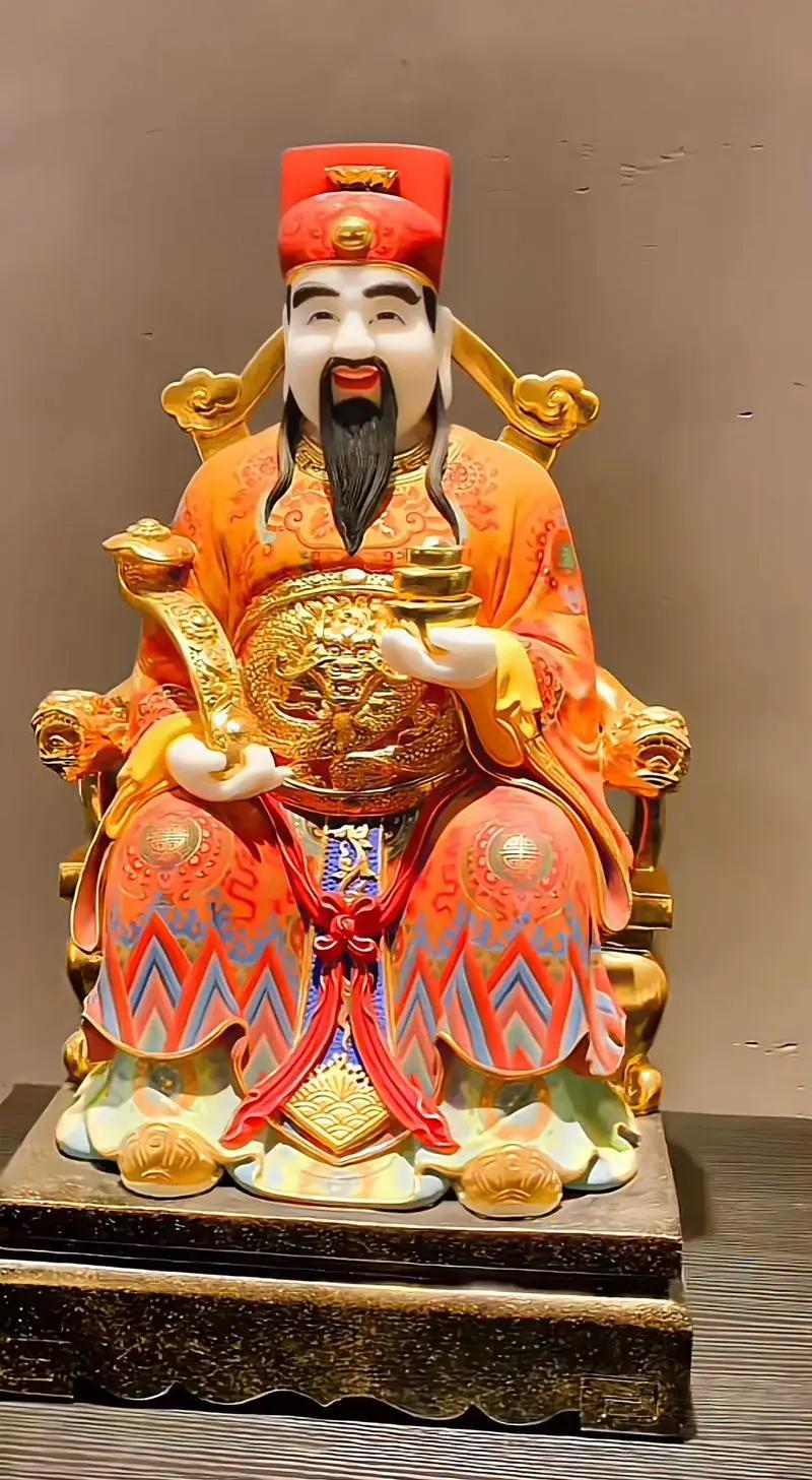 钱财不是赚来的，是你的福报赚来的，努力赚钱，不过是提现福报的助缘，福报不够，再努