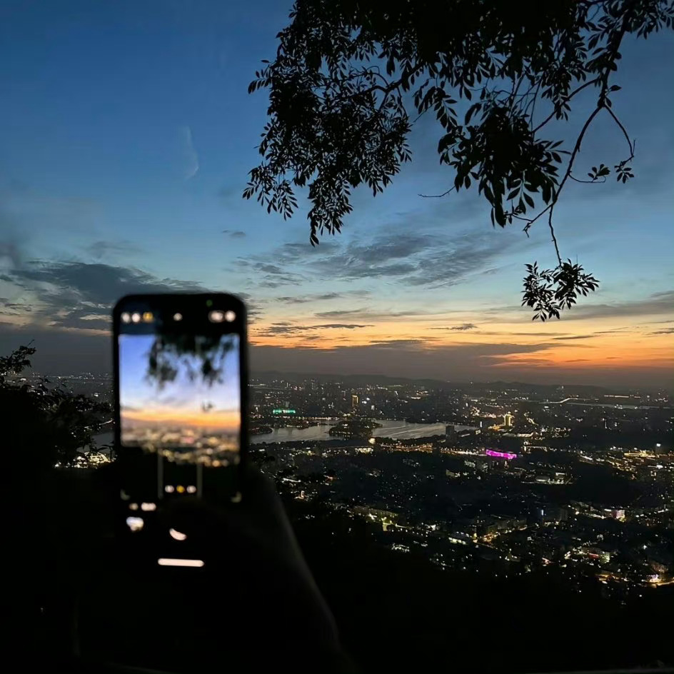 来一组𝐰𝐞𝐜𝐡𝐚𝐭背景图 ​​​