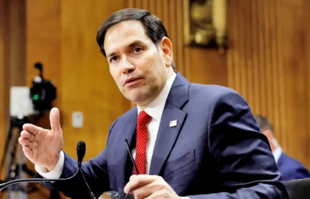 炸弹打不垮伊朗，鲁比奥换了一把软刀子，一刀捅进了伊朗统治集团最见不得光的地方！苏