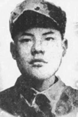 1943年，石嘉植被俘，日军使用了美人计，但他直接把美人赶走。谁知女子却跪在地上