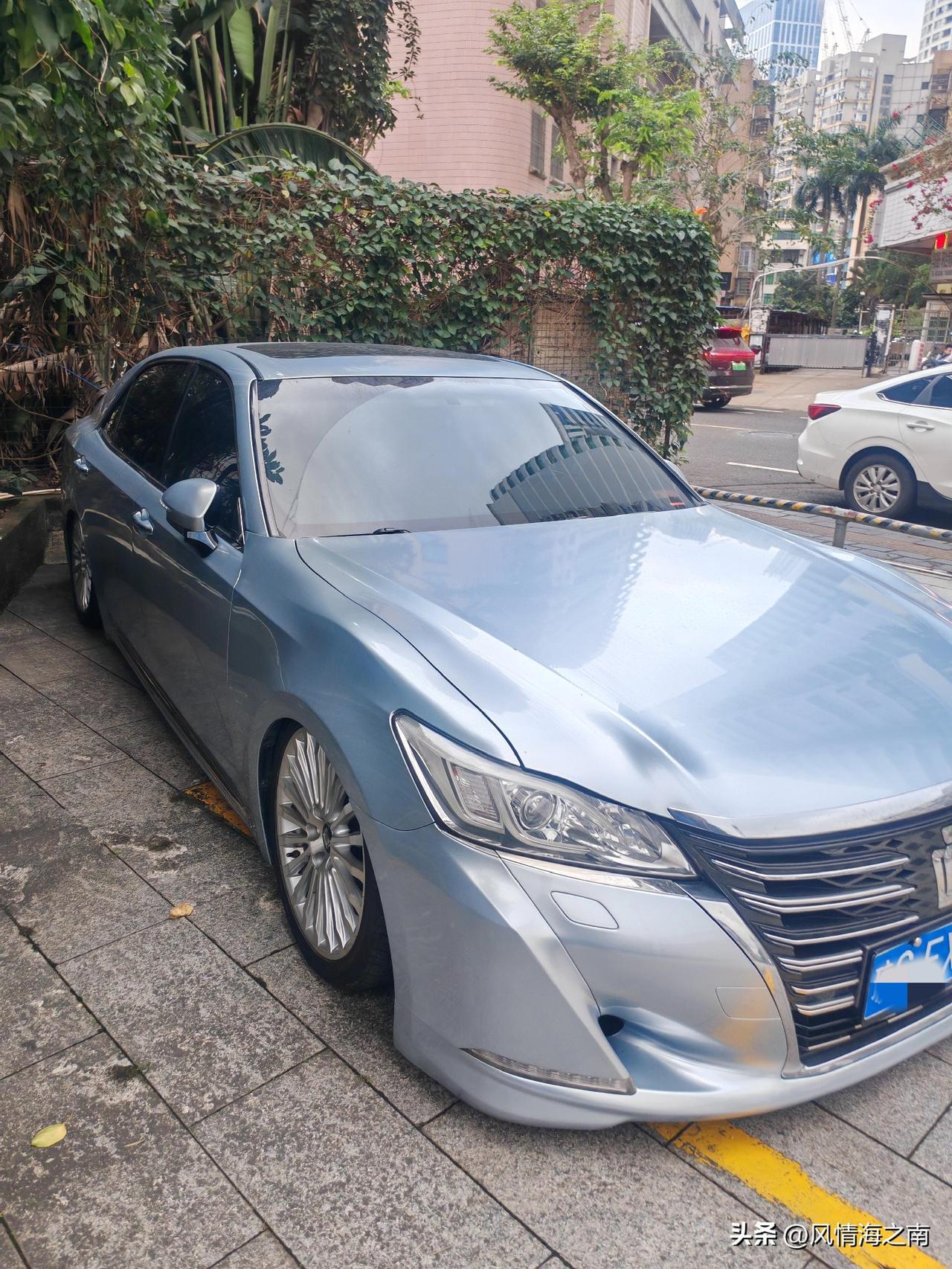 这车底盘也太低了吧，怎么开？根本就不能开出城吧，到哪哪不方便的。这种车生产出来有