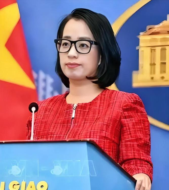 11月27日傍晚，越南外交部发言人范秋姮在例行记者会上重磅发声，坚决重申支持一个
