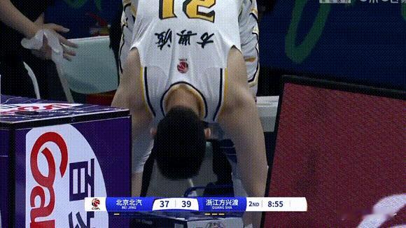 王者归来！胡金秋回来了[鼓掌]悬着的心终于放下了大秋正在热身准备重新登场，这对广