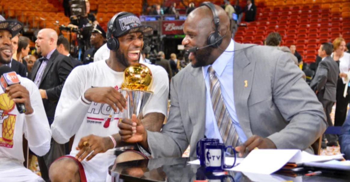 在接受SiriusXM NBA Radio采访时，名宿沙奎尔-奥尼尔为詹姆斯加盟