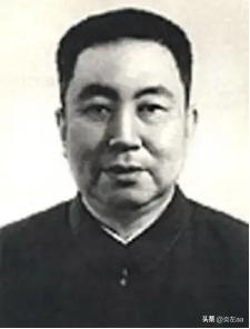 华国锋陵墓两年建成，算账仅花1200多万，却一度被传“斥资上亿”。荒山变陵园，3