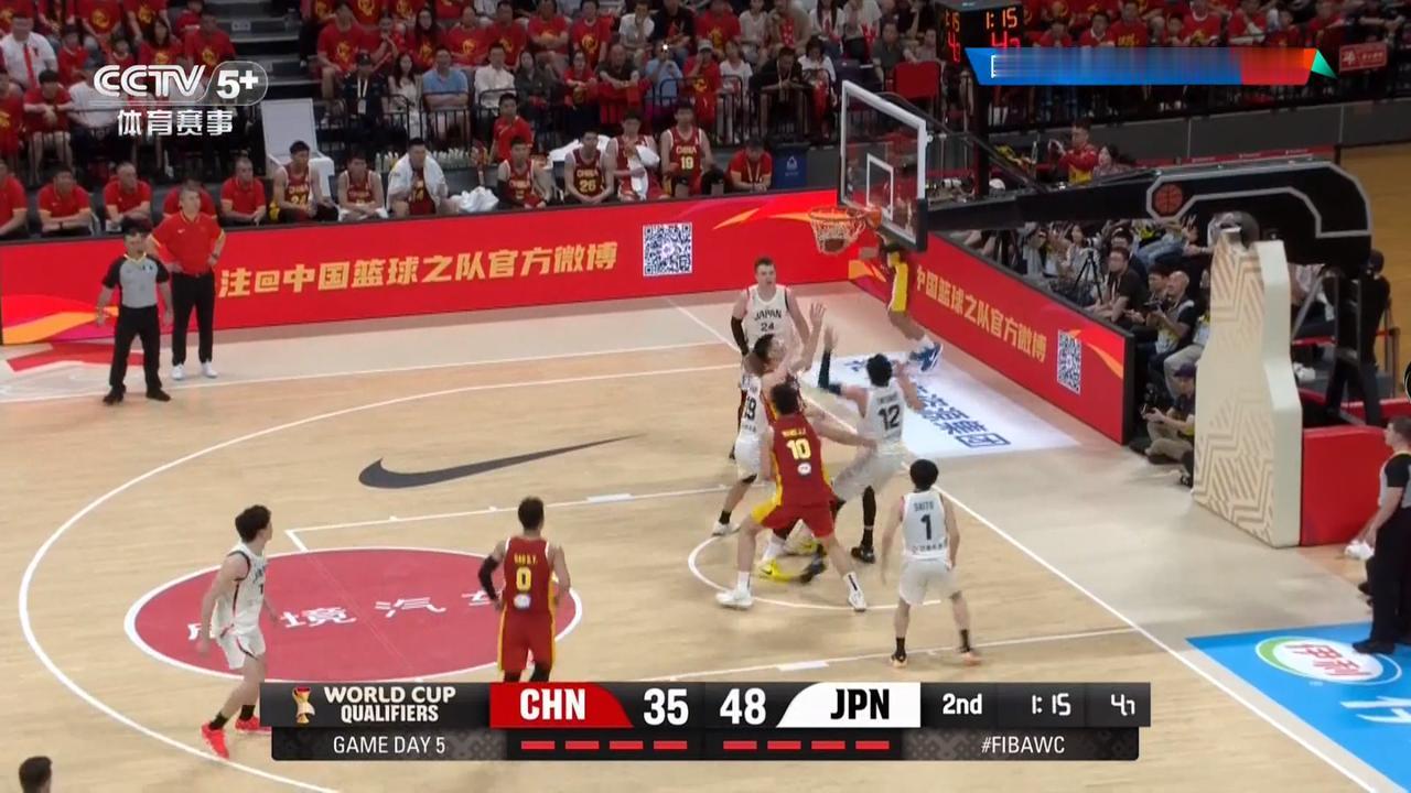 2027 男篮世界杯预选赛中日之战半场结束，中国队从领先 7 分急转直下，攻防衔