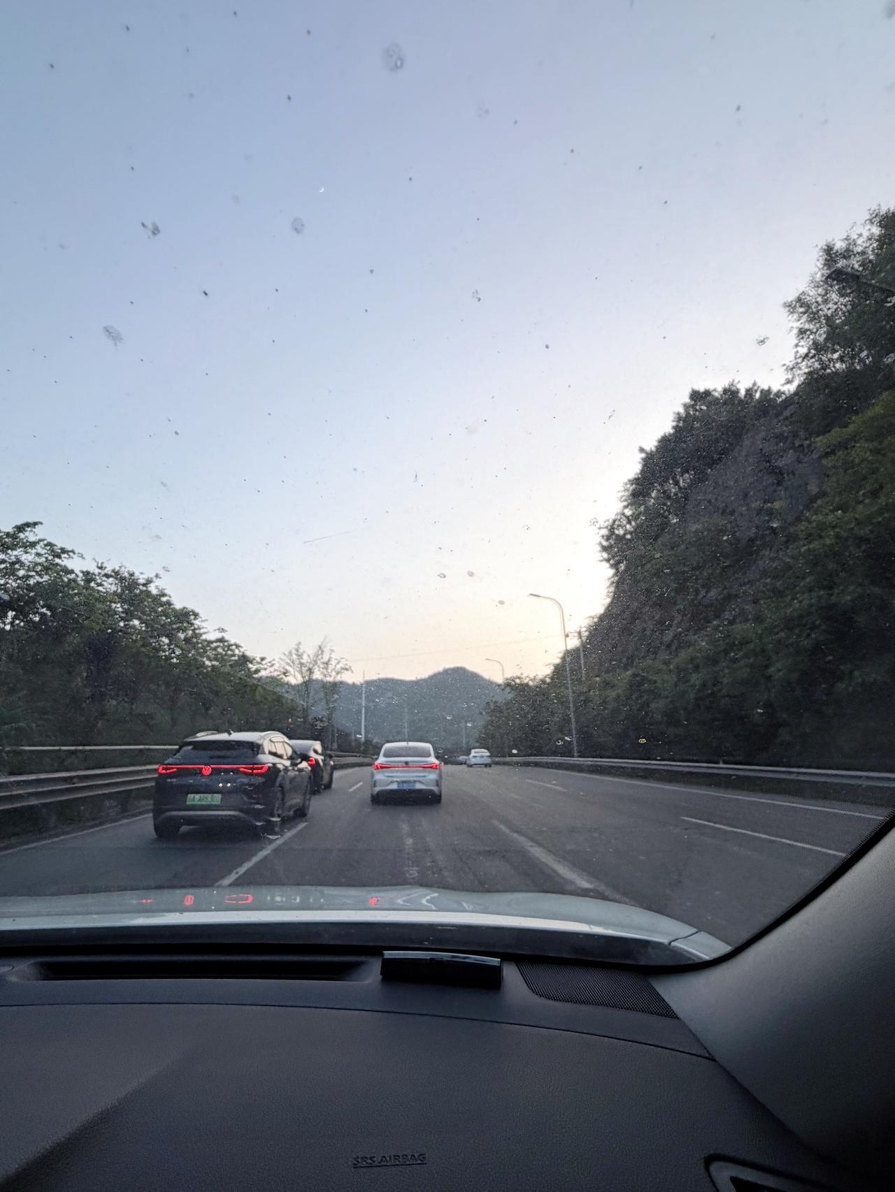 记录驾驶中的风景  返程路风景 车窗外景色随拍