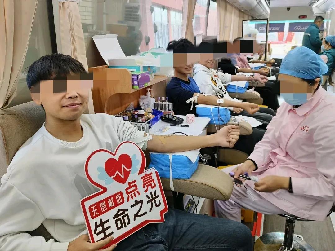 12月3日至4日，山东文化产业职业学院联合青岛莱西献血服务部，开展了以“捐献热血