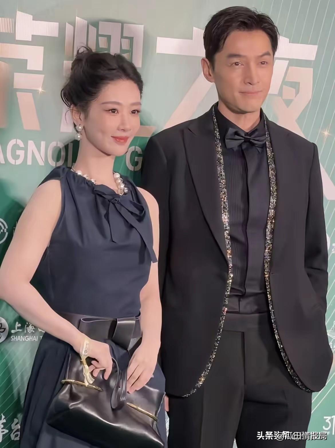我敢说，
胡歌很大概率，
就是杨紫出道的这二十几年中，遇到的最特别的男演员了吧！