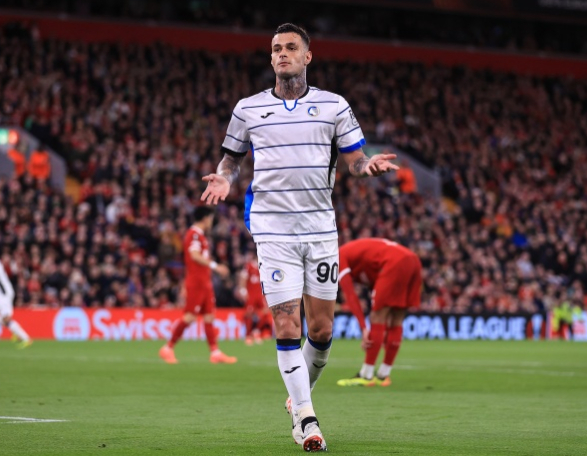 在今天凌晨进行的第34轮意甲联赛，亚特兰大客场2-3负于卡利亚里。亚特兰大前锋斯