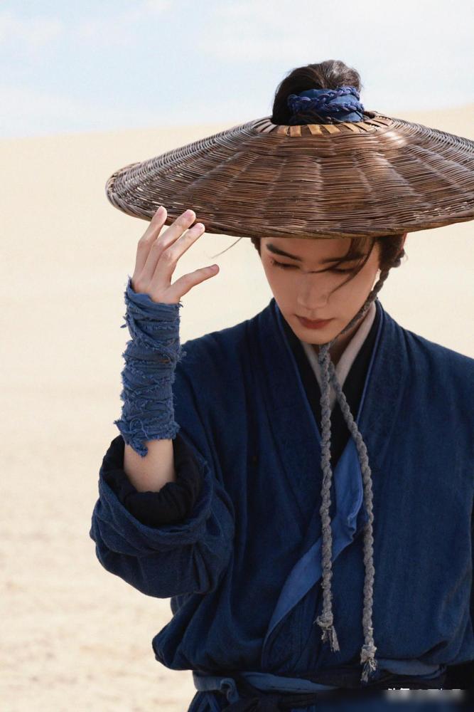 《翘楚》原本可以皆大欢喜。

陈都灵的外形和演技撑楚朝这个大女主人设真的太合适了