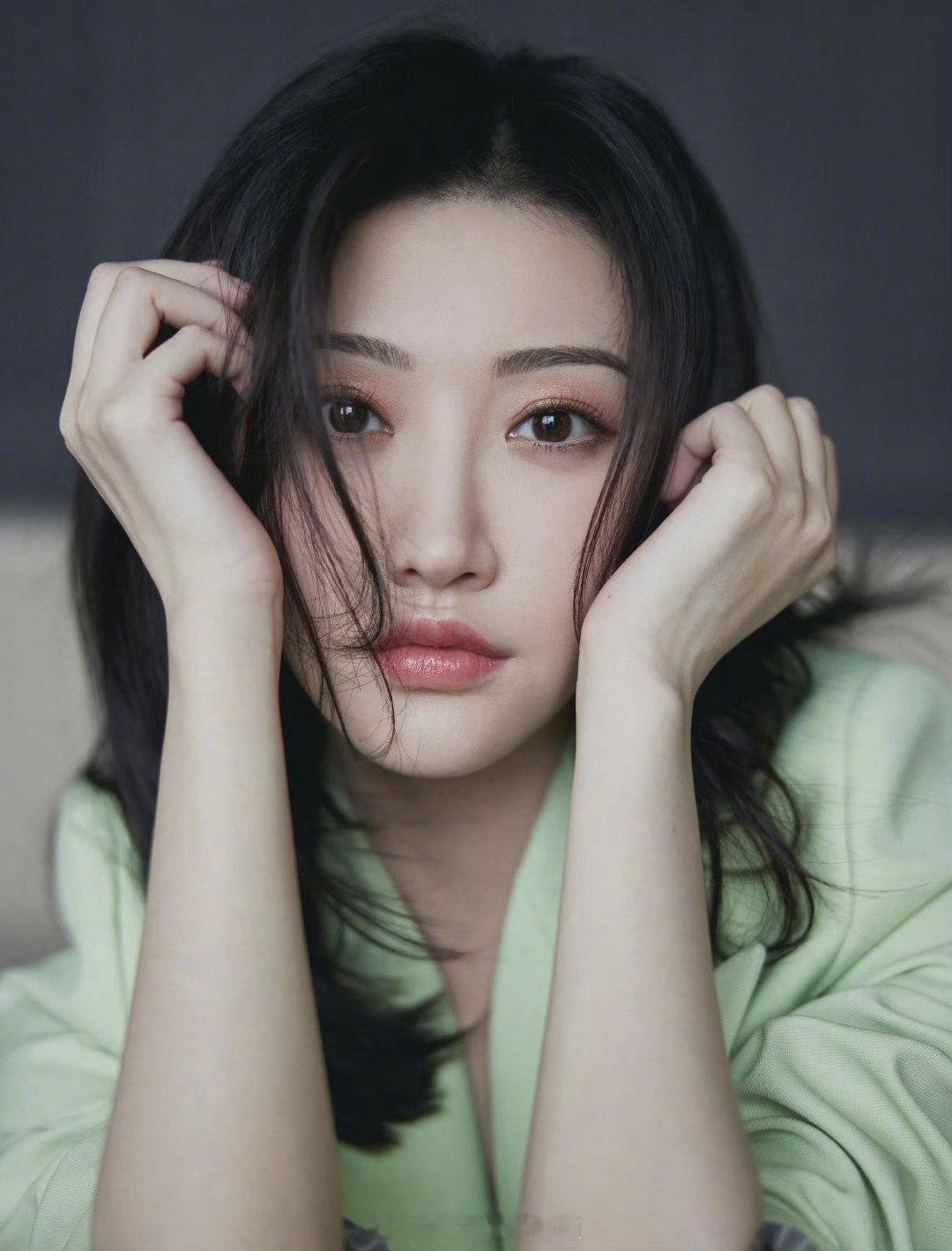景甜姐姐的一组西装温柔穿搭大片 ​​​