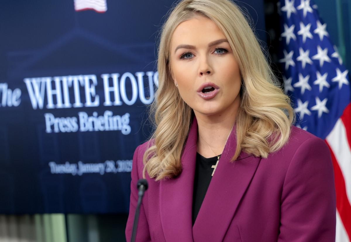 就在全世界都在追问美国为何突然发动战争时，白宫发言人竟然在众目睽睽之下，把特朗普