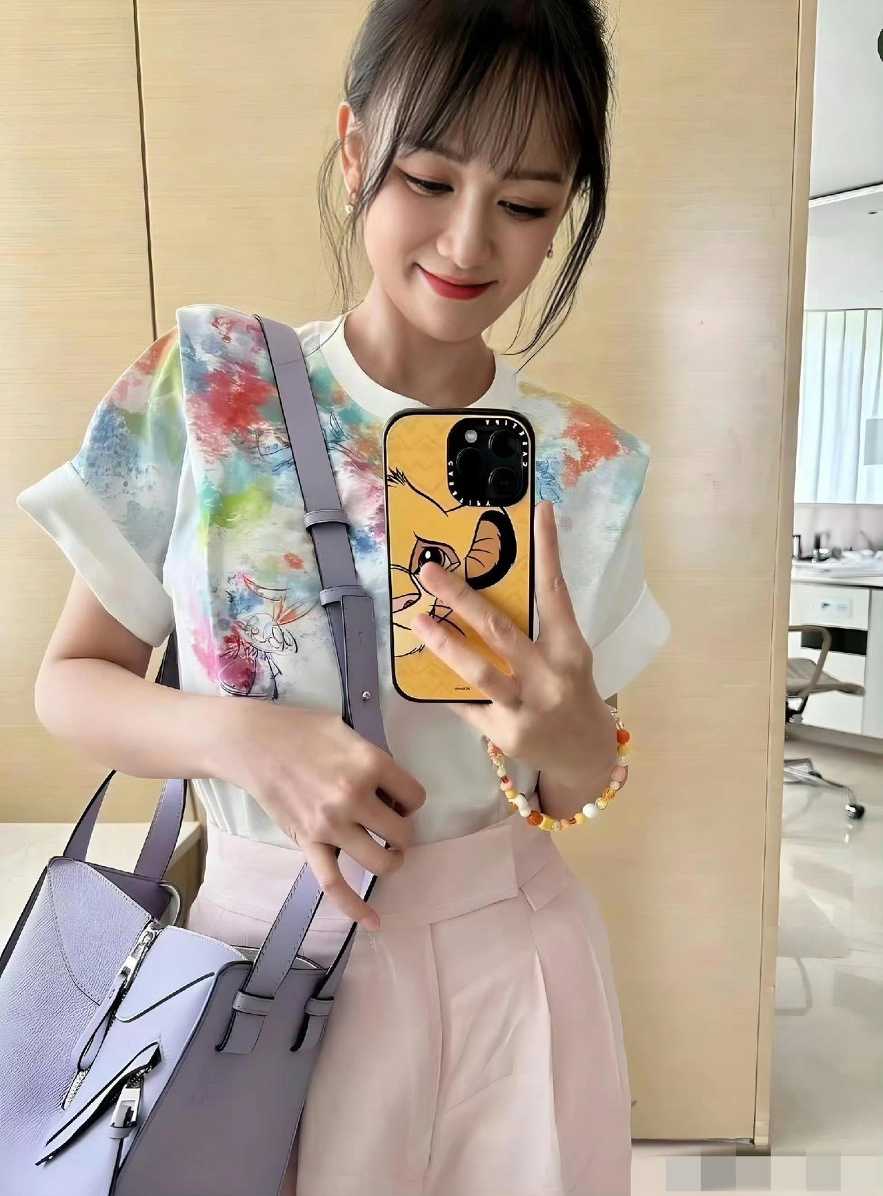 陈乔恩的婚姻生活美满而和谐，每次出现在公众视野中，她总能散发出更加青春洋溢的光彩