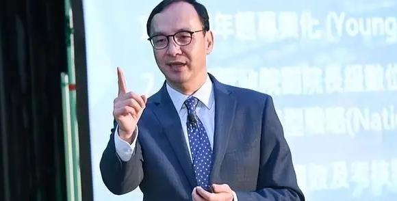 台湾要员曾放话：满足这三条件，台湾自动回归，第一实行“一国两制”，第二将所有的汉