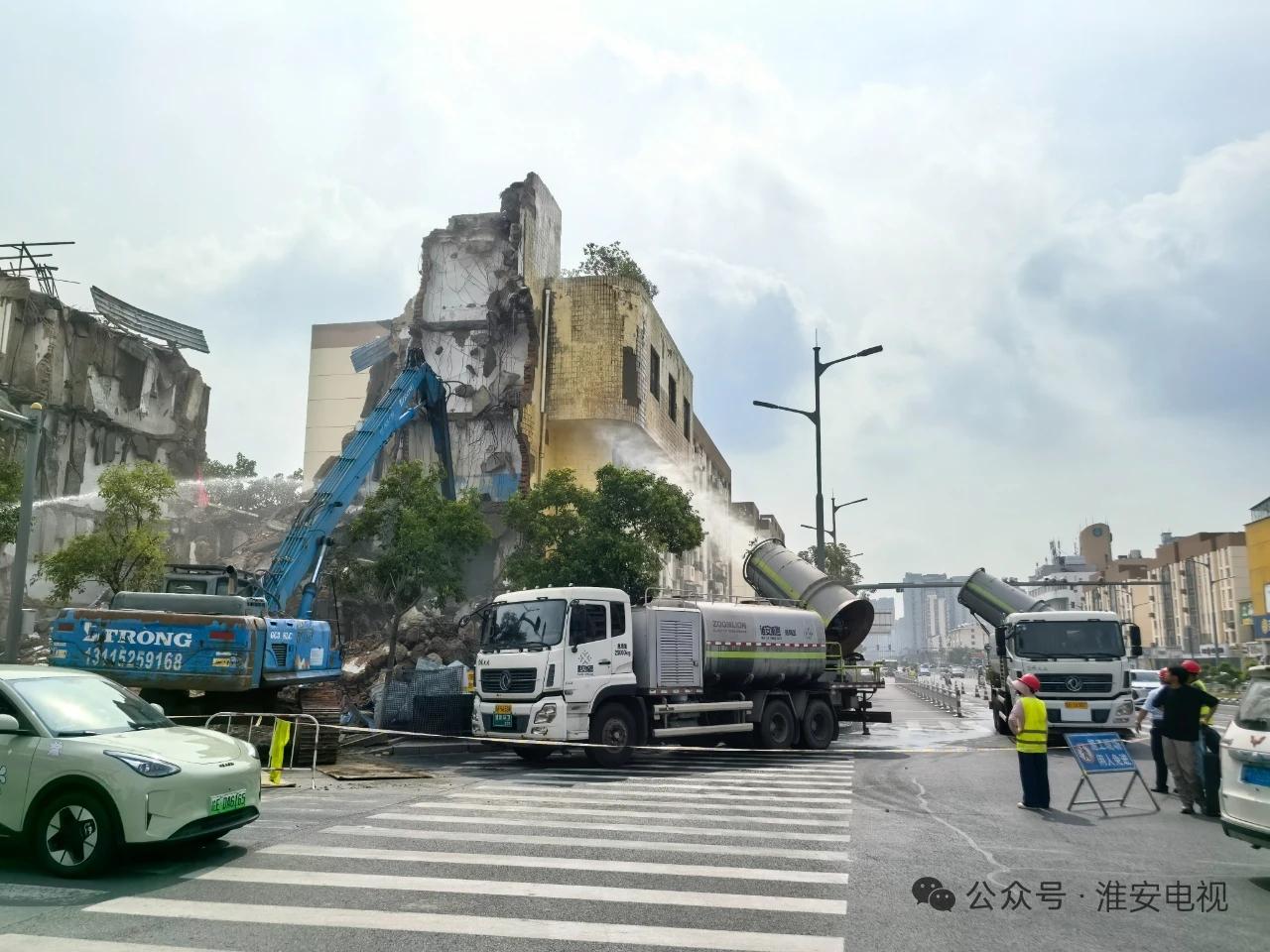 淮安淮阴区拆除主干道危旧楼，将建口袋公园
近日，淮阴区完成香港路与长江西路交叉口
