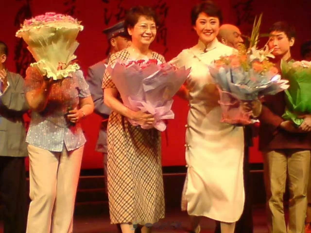 图片：2008年湖北省京剧院复排京剧《蝶恋花》，李维康来汉，亲授张慧芳，6月15