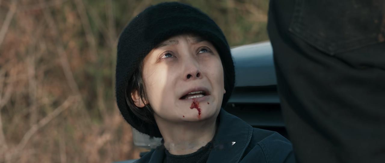 《方圆八百米》里面的刘队才是真正的神探啊！

她通过一封信就诈出了松格就是嫌疑人