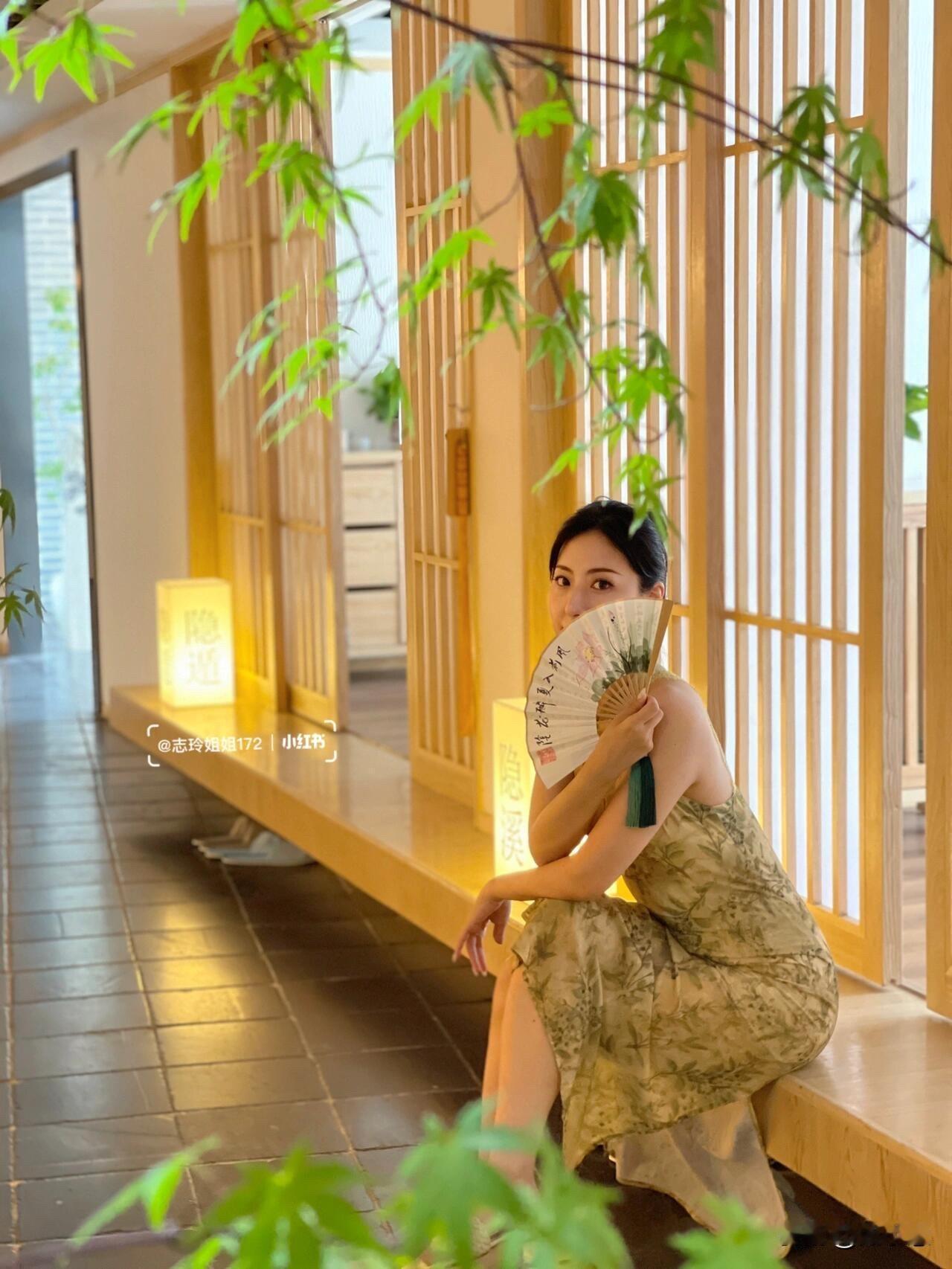 烟雨入江南｜谁人不爱江南女子的温婉||喜欢是一时心动
爱是细水常流
人与人的相遇