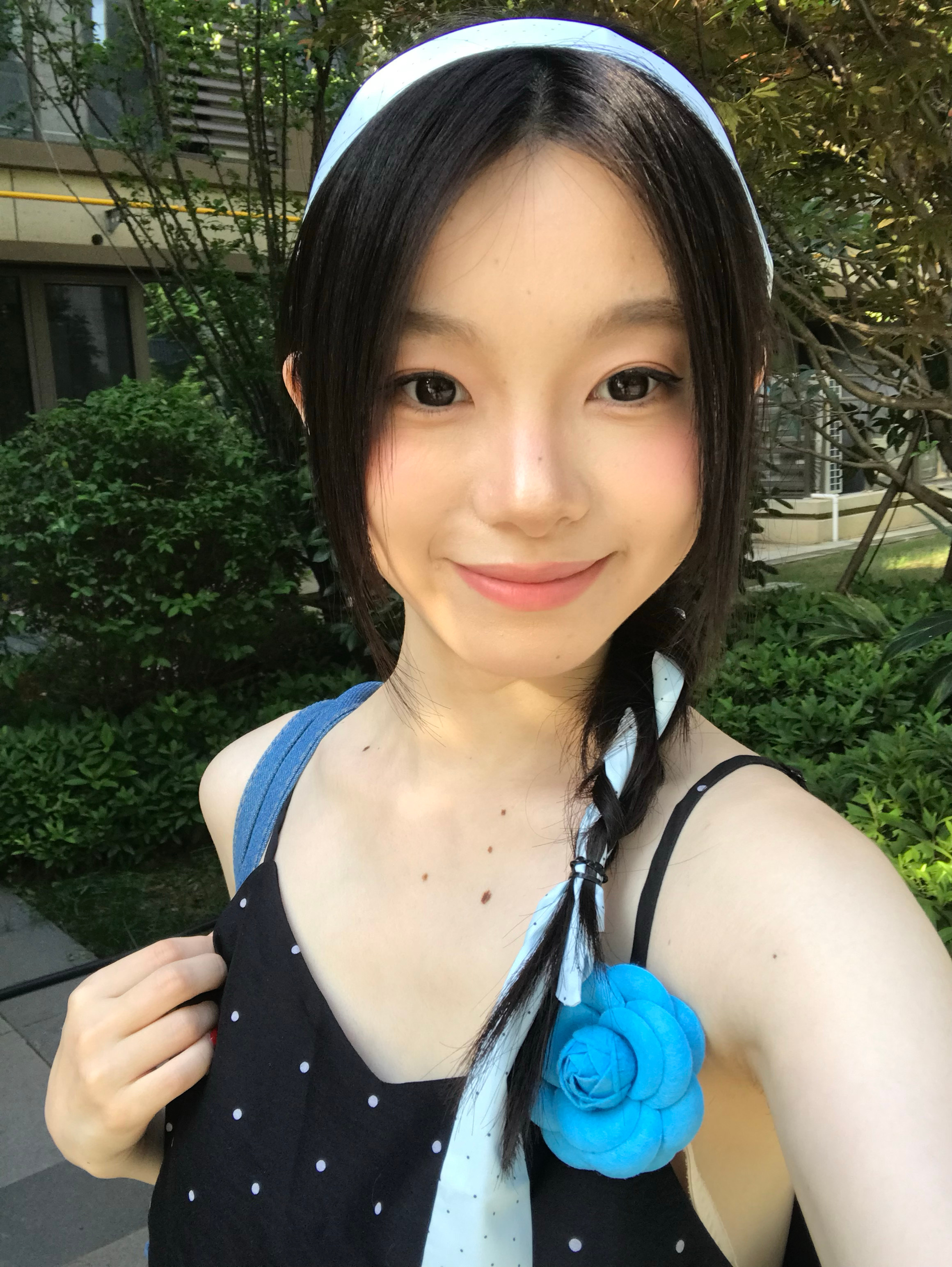 我能说我现在的片子多的都不知道先发哪个了[思考]甚至我这个月不拍视频 两天一条都