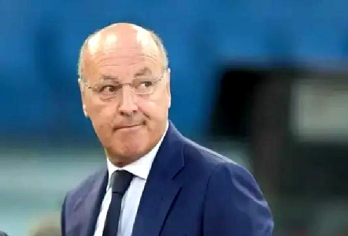 国米右路这下是真悬了。

邓弗里斯刚做完手术，最少躺到二月份，搞不好整个赛季都受