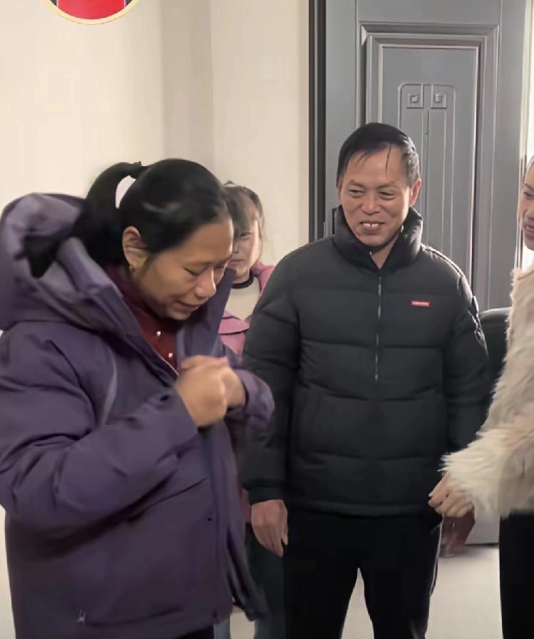 嘿，姐姐们家人们下午好，现在下午4点了曹，2026年DY天，你被暖到了吗？
我刷