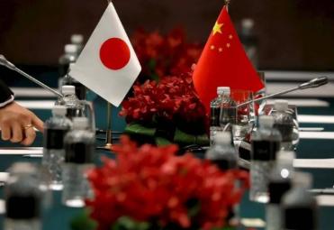 俄罗斯顶尖的国际问题专家看完日本连夜往九州运导弹的新闻，对着卫星通讯社的镜头沉默