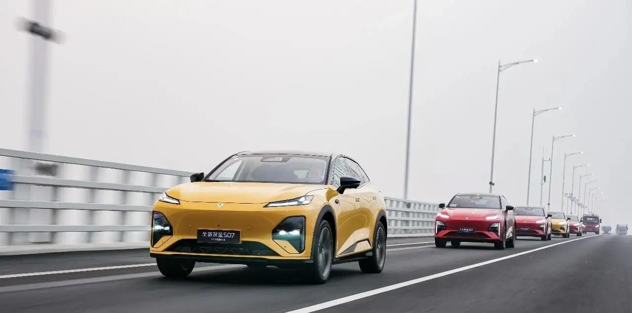 全新深蓝S07华为乾崑激光版于4月20日正式上市，这款车最大的亮点就是搭载华为乾