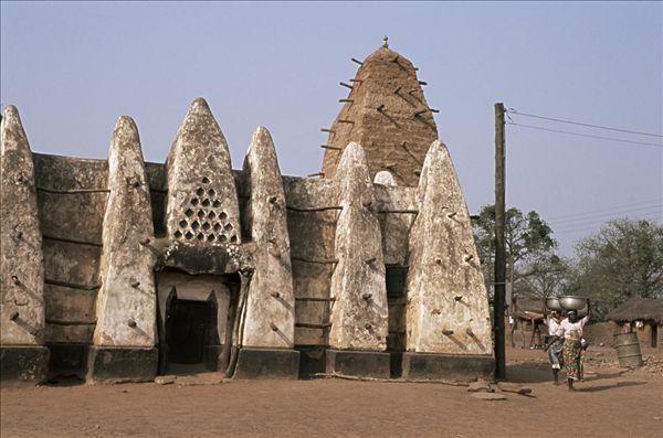 从壁画到雕塑：揭示古代加纳帝国的艺术与建筑传统

引言部分：

古代加纳帝国是非