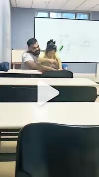 哪是什么松弛感！赤裸裸的边界失守，换中国老师早被骂惨了
 
真的看不下去！最近全