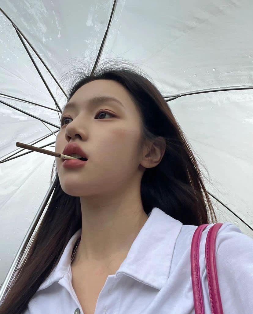 要一百个春天身死 蝴蝶才会忘却相思 🦋𝓫𝓾𝓽𝓽𝓮𝓻𝓯𝓵𝔂#女