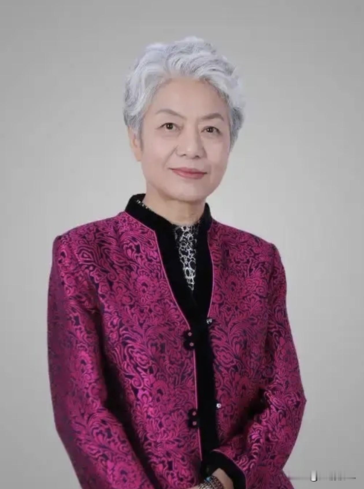 凡是对家人动辄指责、对亲近者肆意消耗、把最坏的脾气留给最爱的人……不管你对外人多