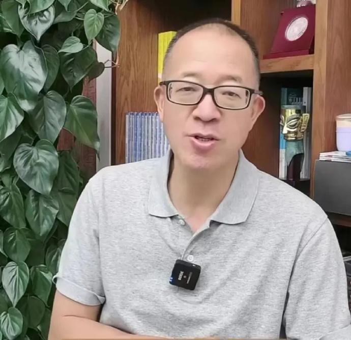 最近，东方甄选风波不断，俞敏洪被网友骂到关闭抖音评论。上个月他感慨道，“过去一年