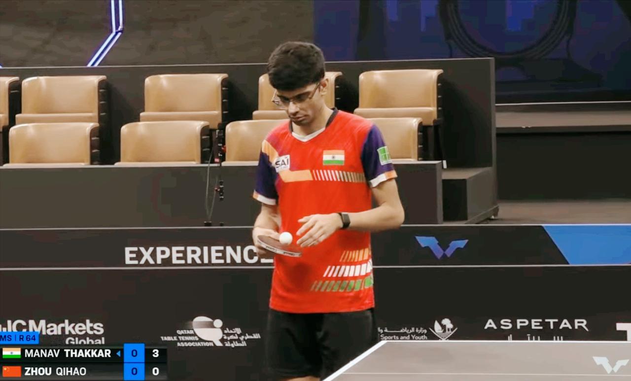 我去！周启豪断电了吗？打不过印度小哥了。
开局塔卡3:0领先，
不过塔卡发球失误