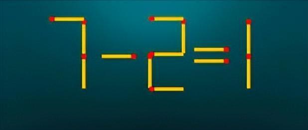 用火柴摆出的等式“7 - 2 = 1”，现在要你 **只移动1根火柴** ，让等