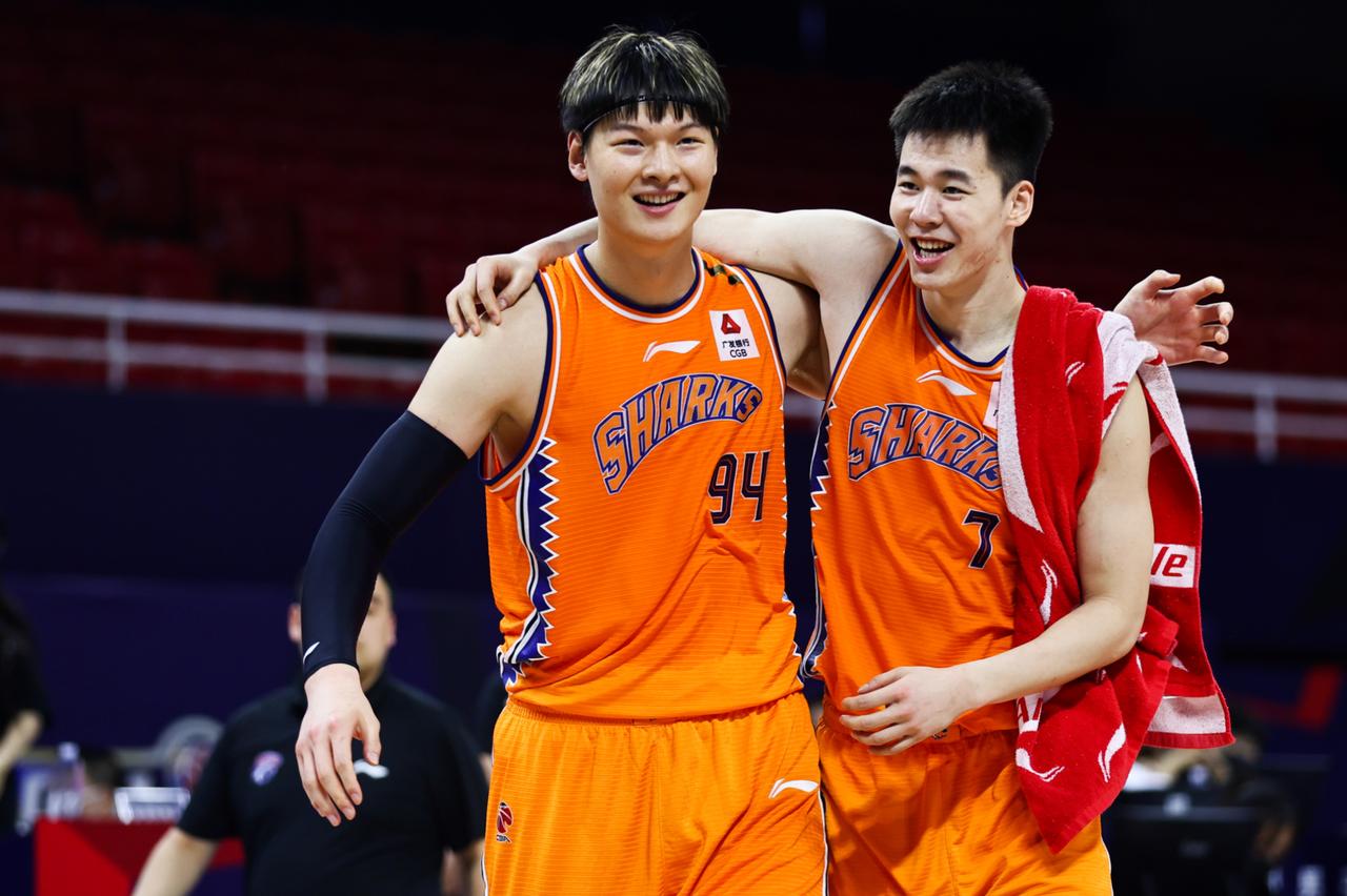 上海队为什么会在洲际杯的比赛中不敌北控队？并以87-101落败？这显然也成为所有