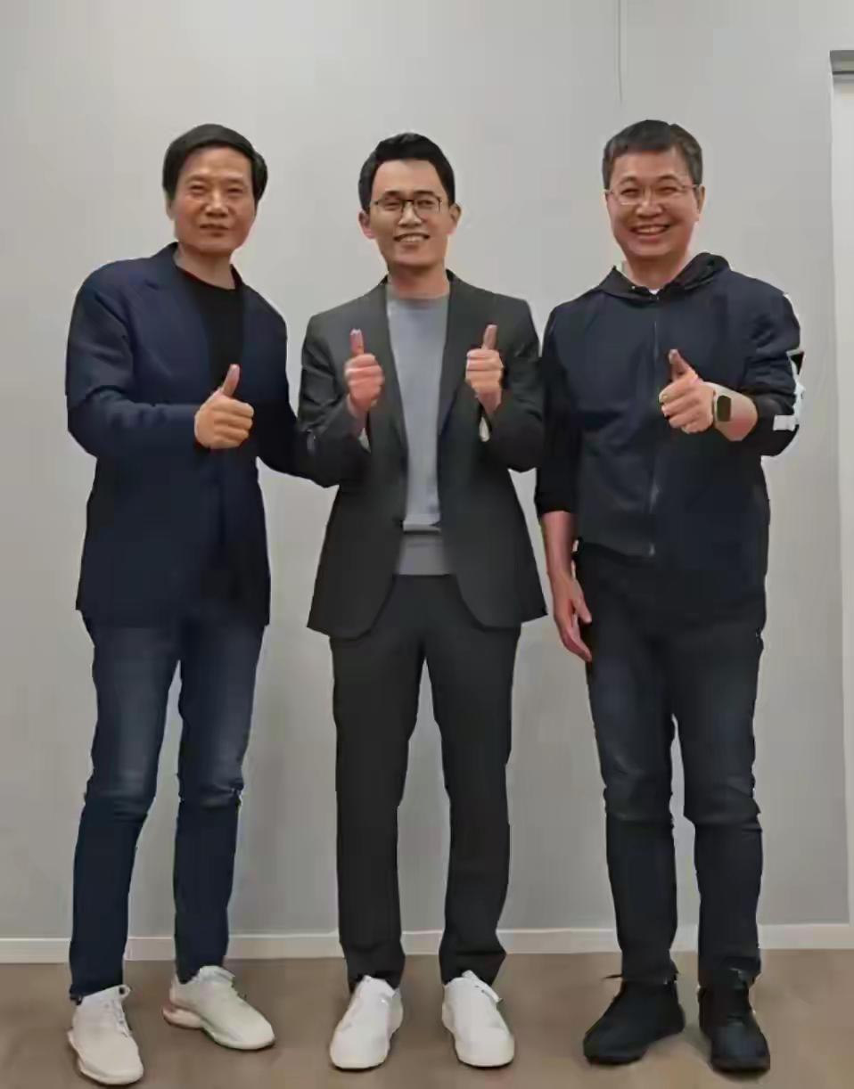 一个从大公司离职的人，还会去帮老东家说话？这事听着就奇怪。小米前高管王腾，他被公