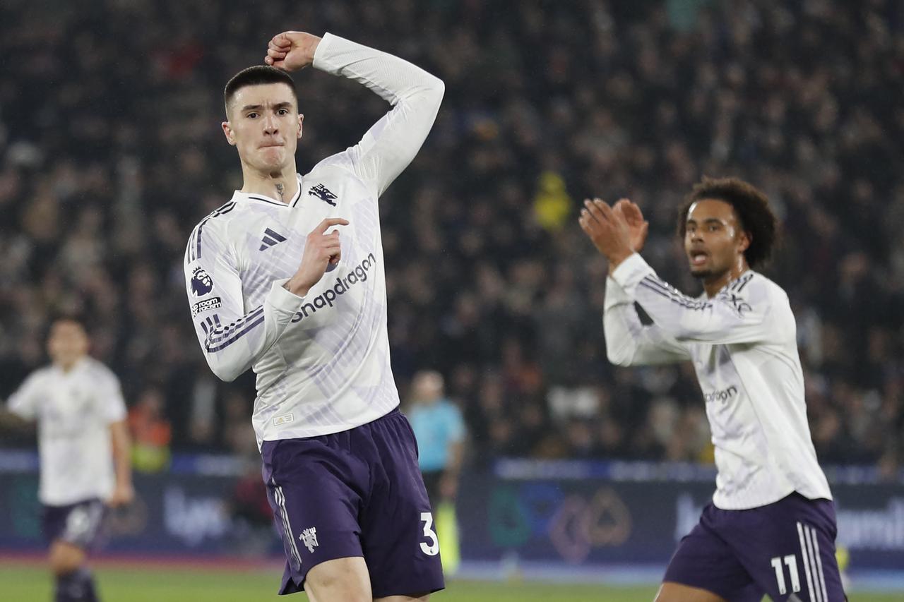 关键先生

谢什科的最近两粒英超进球：

⚽ 90+4' 绝杀富勒姆
⚽ 90+