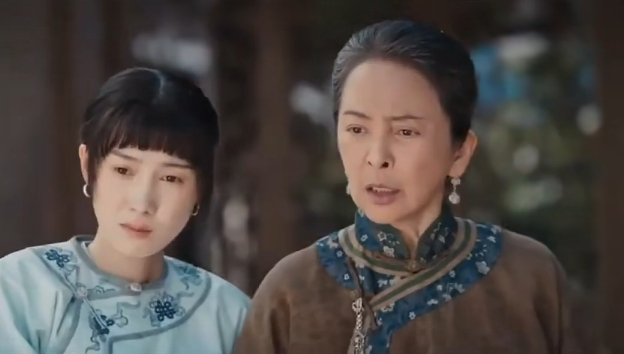 长得一样，演的也一样，说句不好听的演戏和套公式一样，主要还套不明白