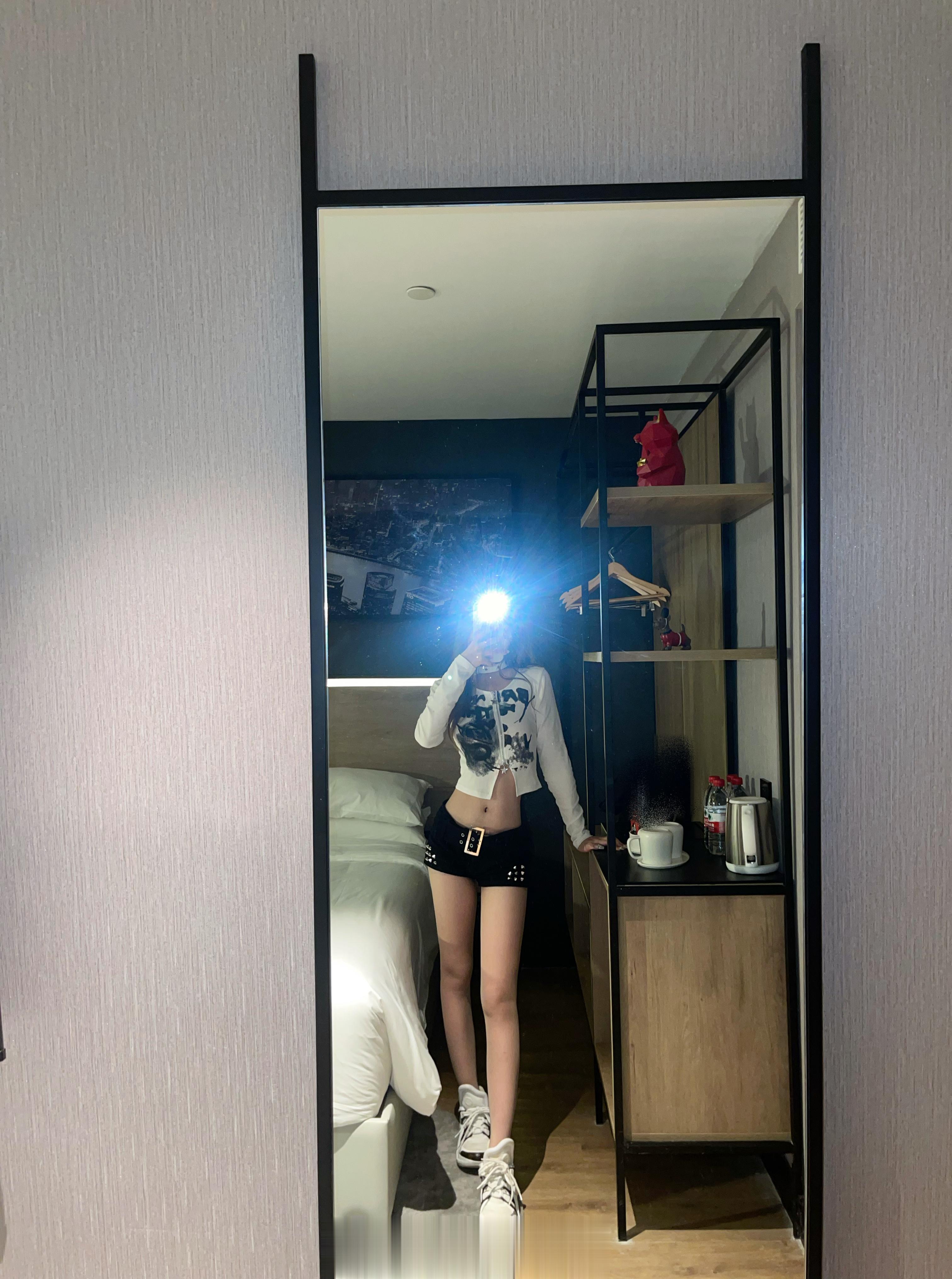 你可能是他喝醉酒会发消息的人但妹妹 你要知道我才是让他喝酒的原因  ​​​