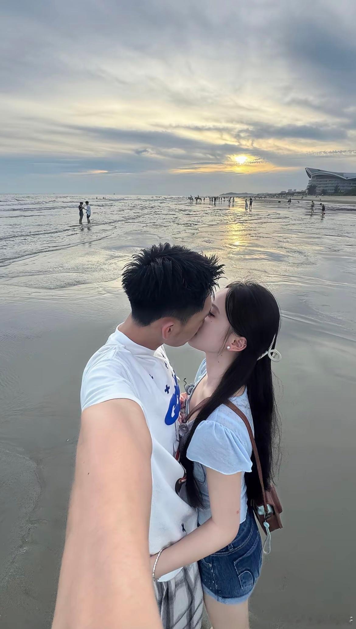 海边 日落 爱人 好幸福 ​​​