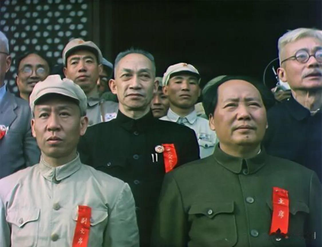 转发一篇新中国刚刚成立时的文章，可以了解一下那时人们对“高呼万岁”的认识和看法