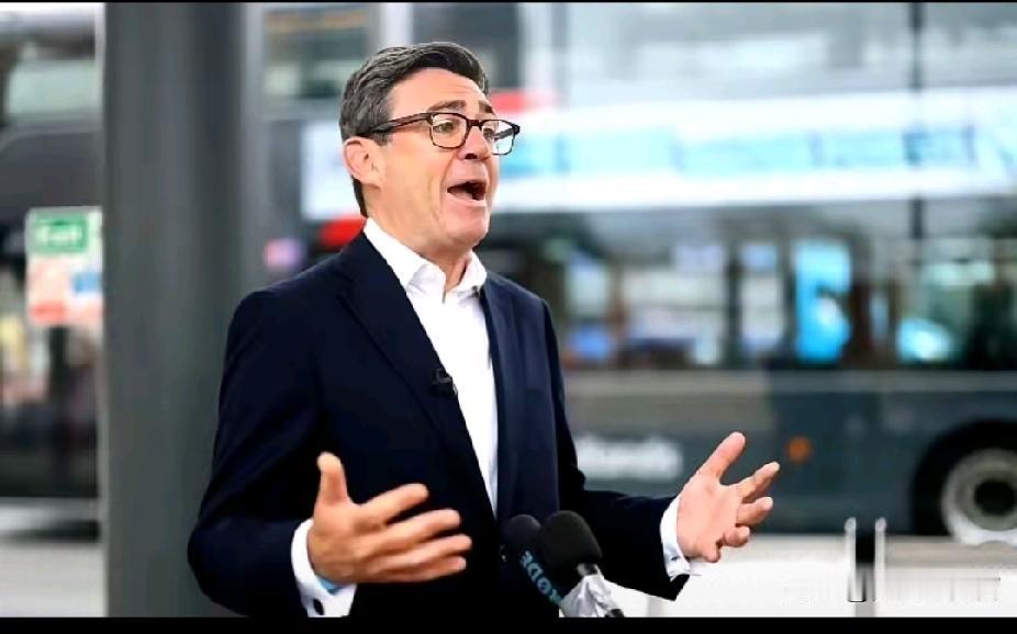 英国有点不惧俄罗斯威胁，坚定的站在乌克兰一边，全力支持乌克兰无人机和其他武器。尽