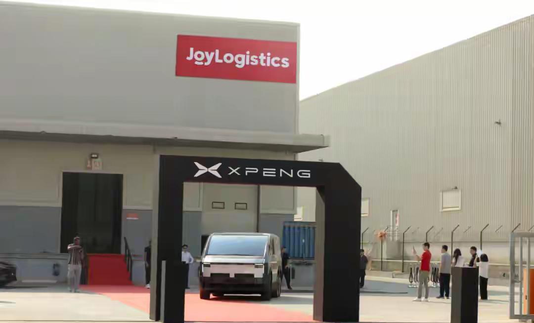 京东双十一，要给汽车发“百亿补贴”了？

近日，远在迪拜的京东物流与小鹏汽车达成