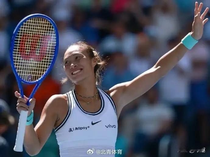 今晚球迷值得关注的两场比赛：
23:30:郑钦文VS莱巴金娜
23:45:中国女