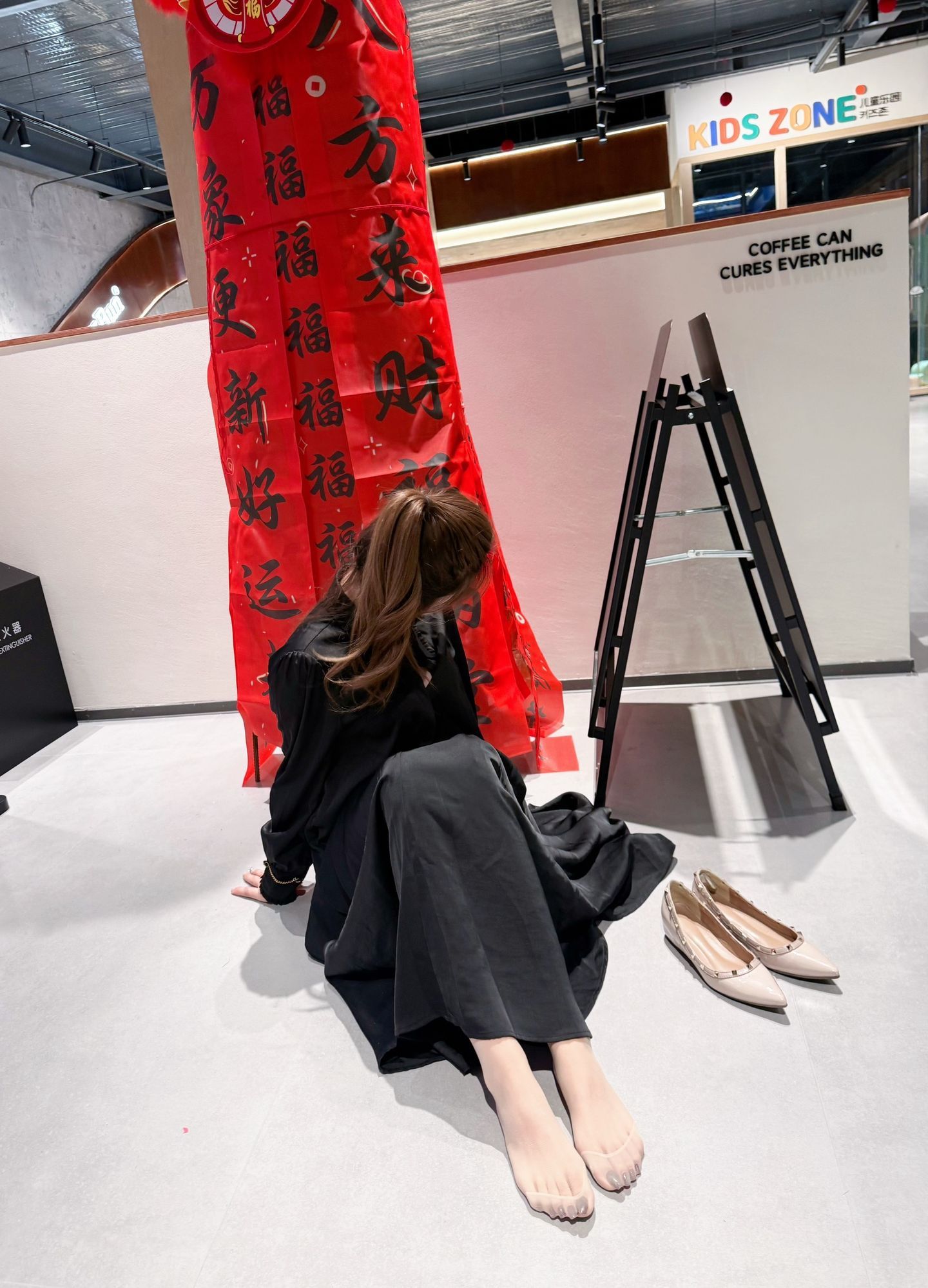 穿一天高跟鞋是比较累 