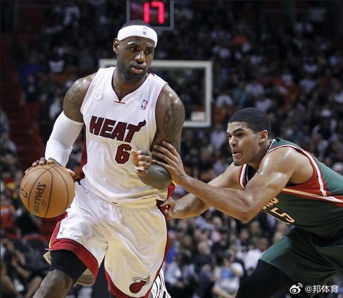 【NBA常规赛：热火113-106雄鹿】北京时间11月22日，热火主场加时赛11