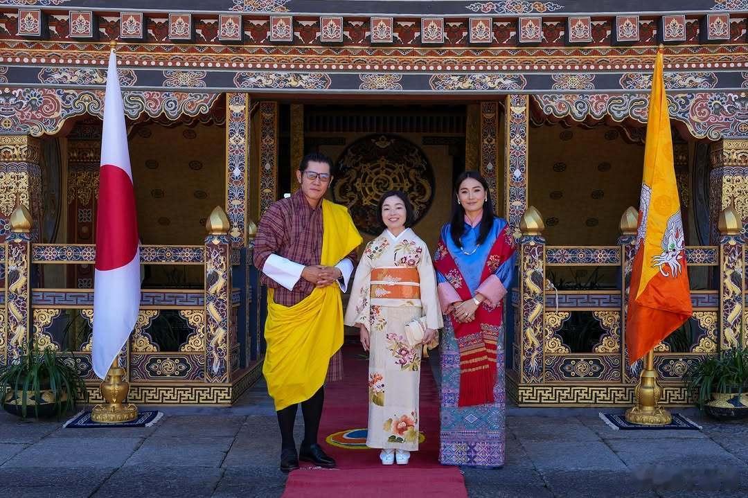 不丹王室日本皇室 🇧🇹8月11日，日本三笠宫彬子女王访问不丹王国，这次访问是