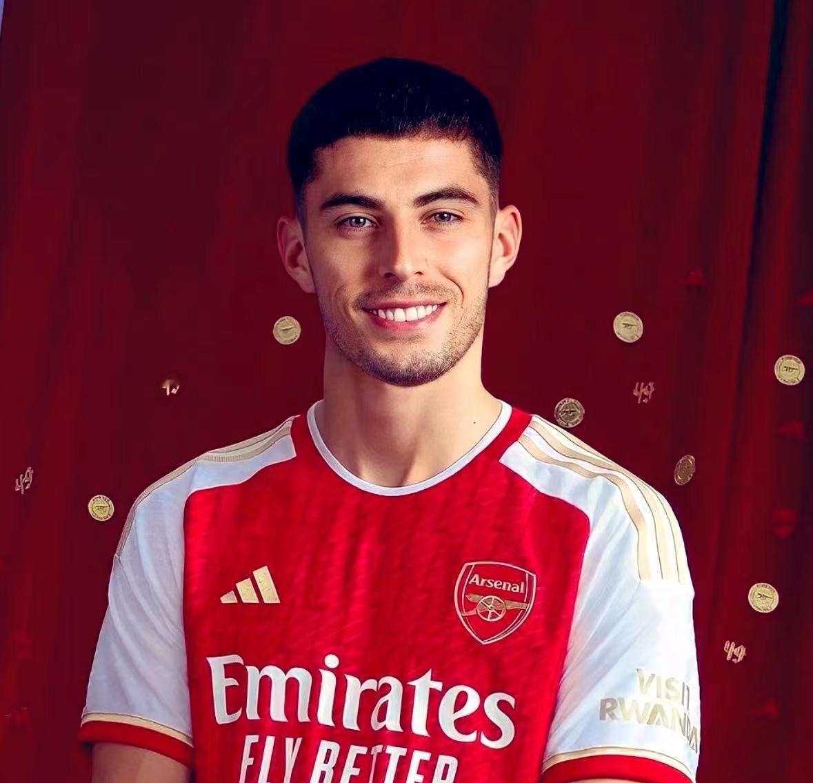 理性分析，曼城和阿森纳接下来的英超都会丢分，到联赛比拼的是耐力，谁后几轮丢分少谁